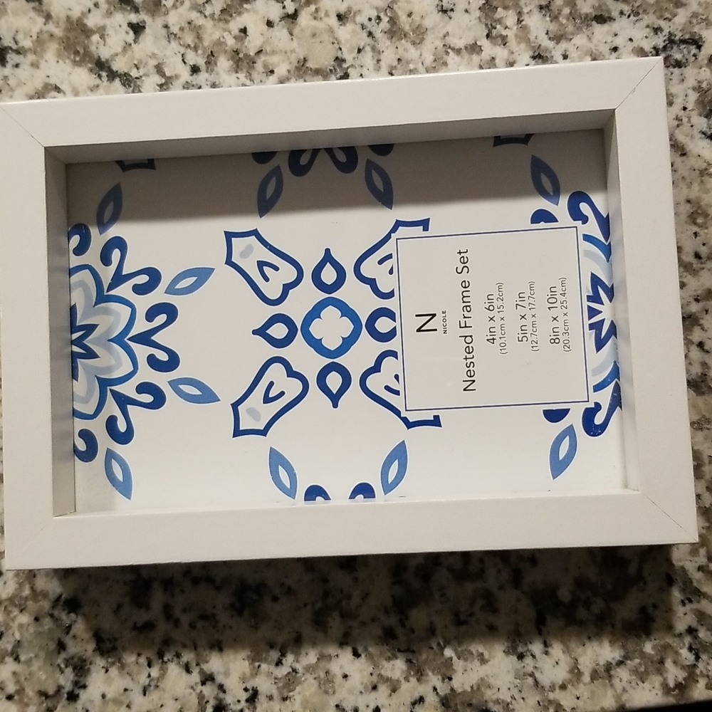 4x6 frame only . White square